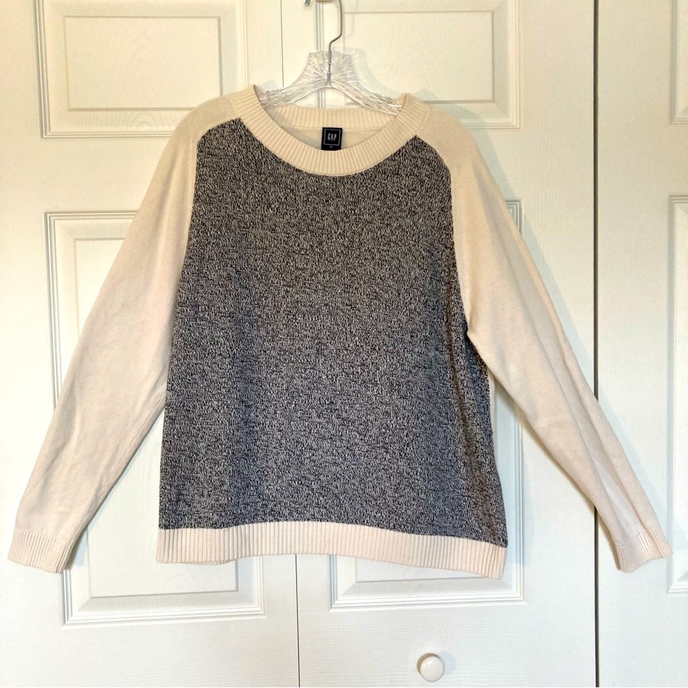 Gap black and cream burled front sweater